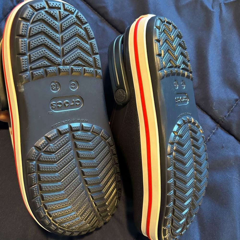 CROCS • Blue & White Crocs Kid Shoe • 13 • - Picture 3 of 7